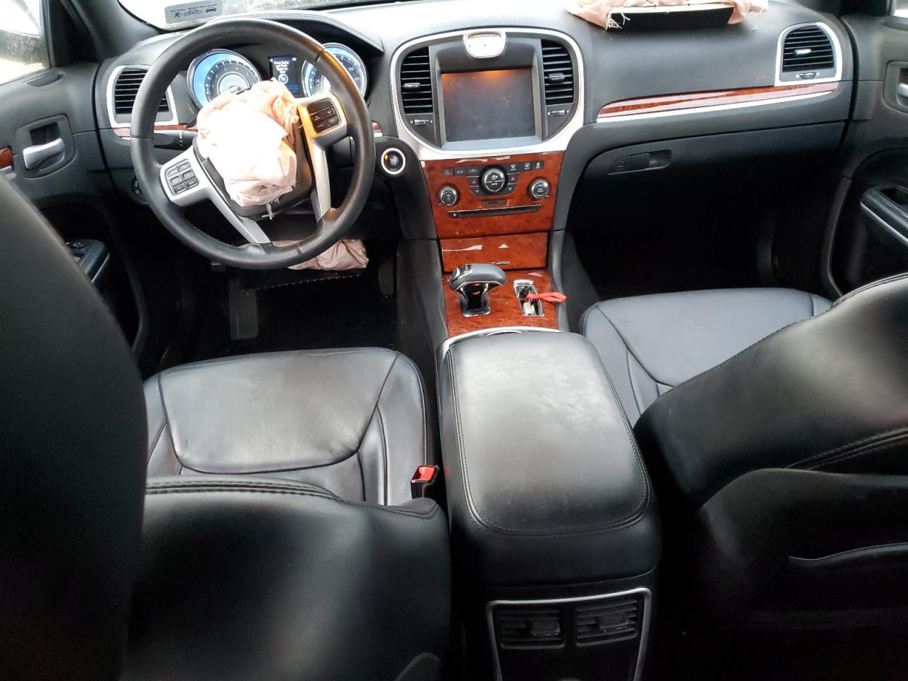 2014 Chrysler 300 - Image 8