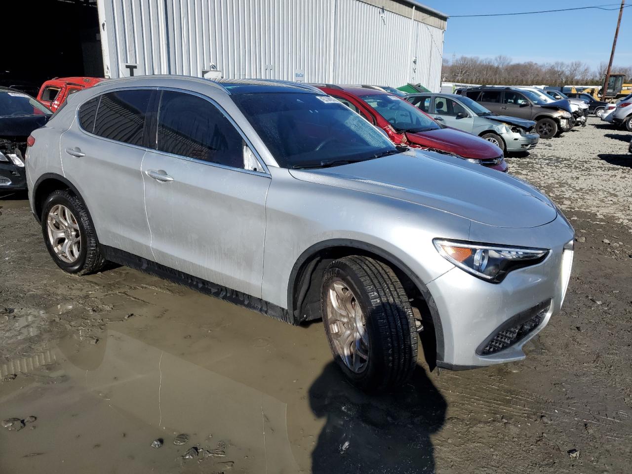 2020 Alfa Romeo Stelvio - Image 4