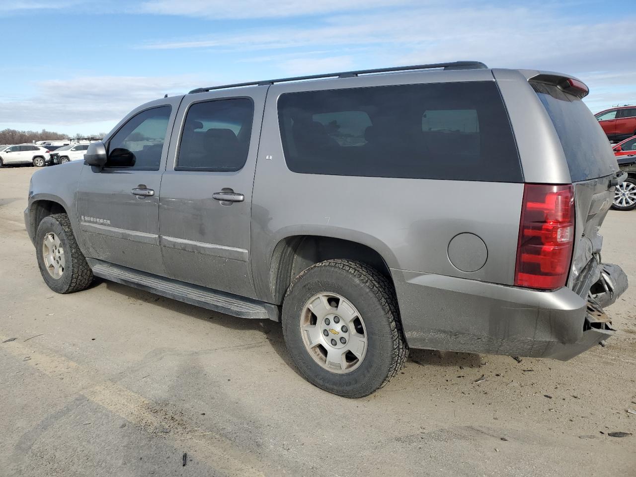 2008 Chevrolet Suburban - Image 2