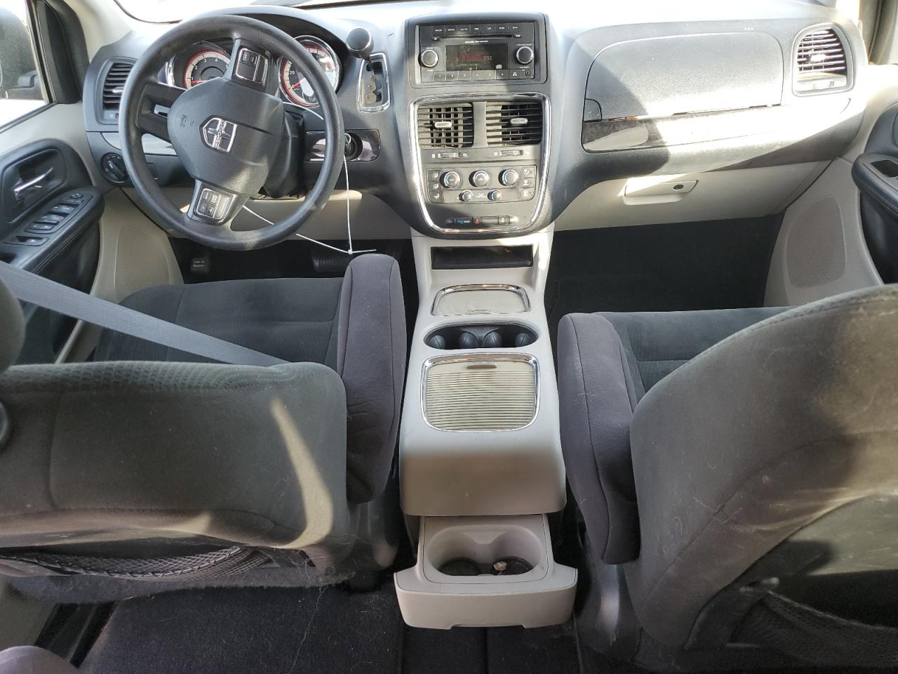 2016 Dodge Caravan - Image 8