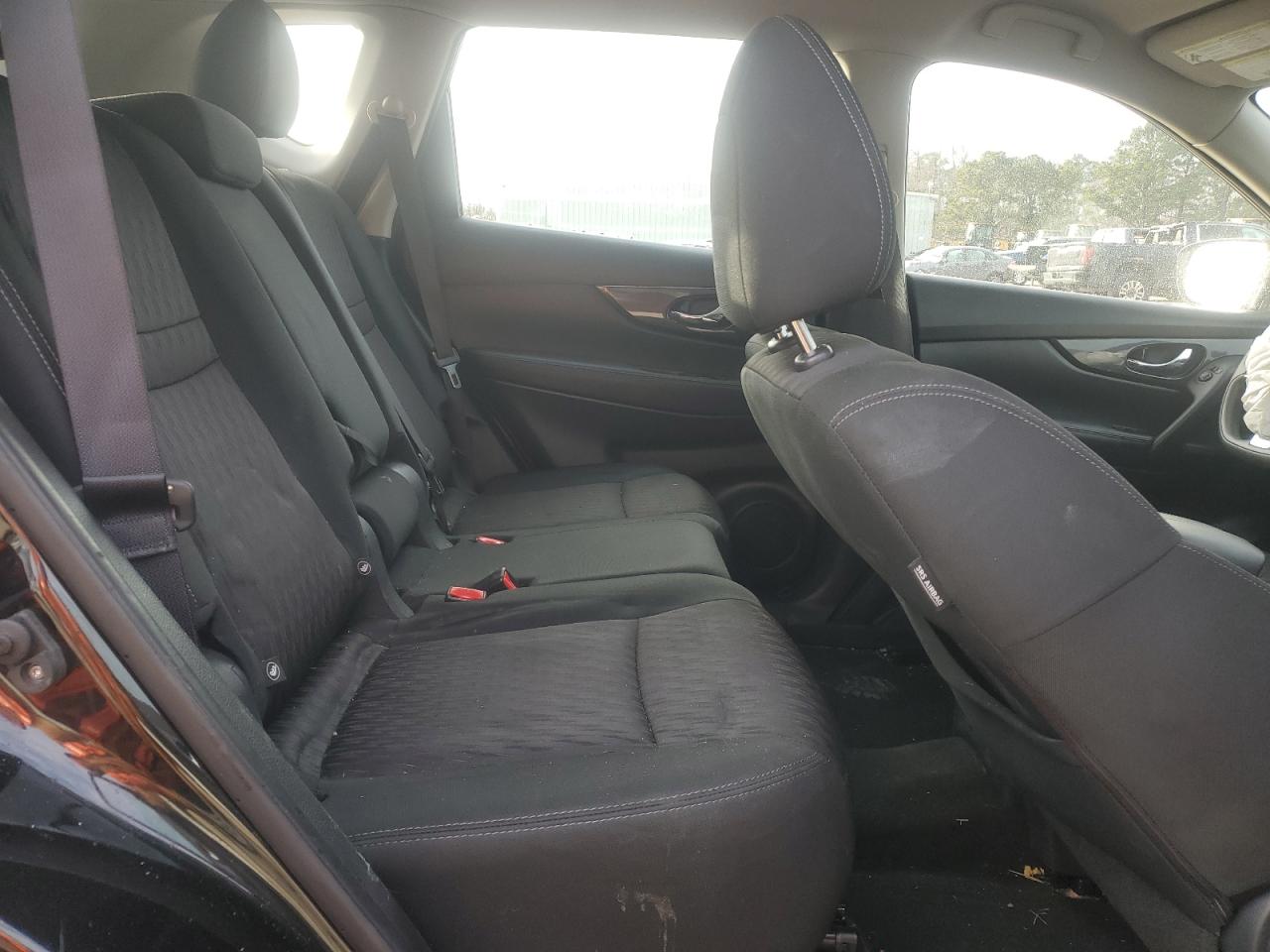 2018 Nissan Rogue - Image 11