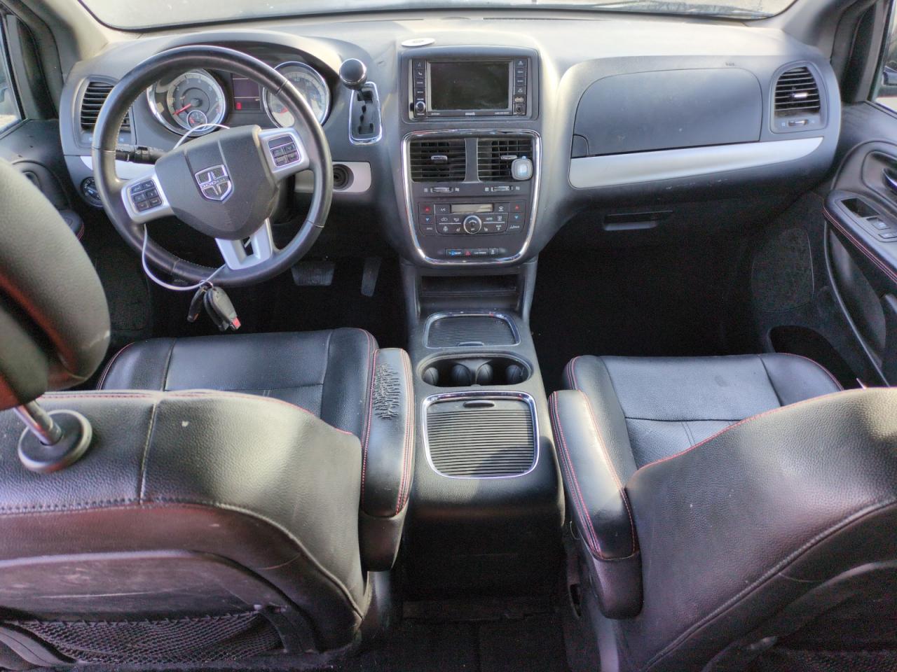 2017 Dodge Caravan - Image 8