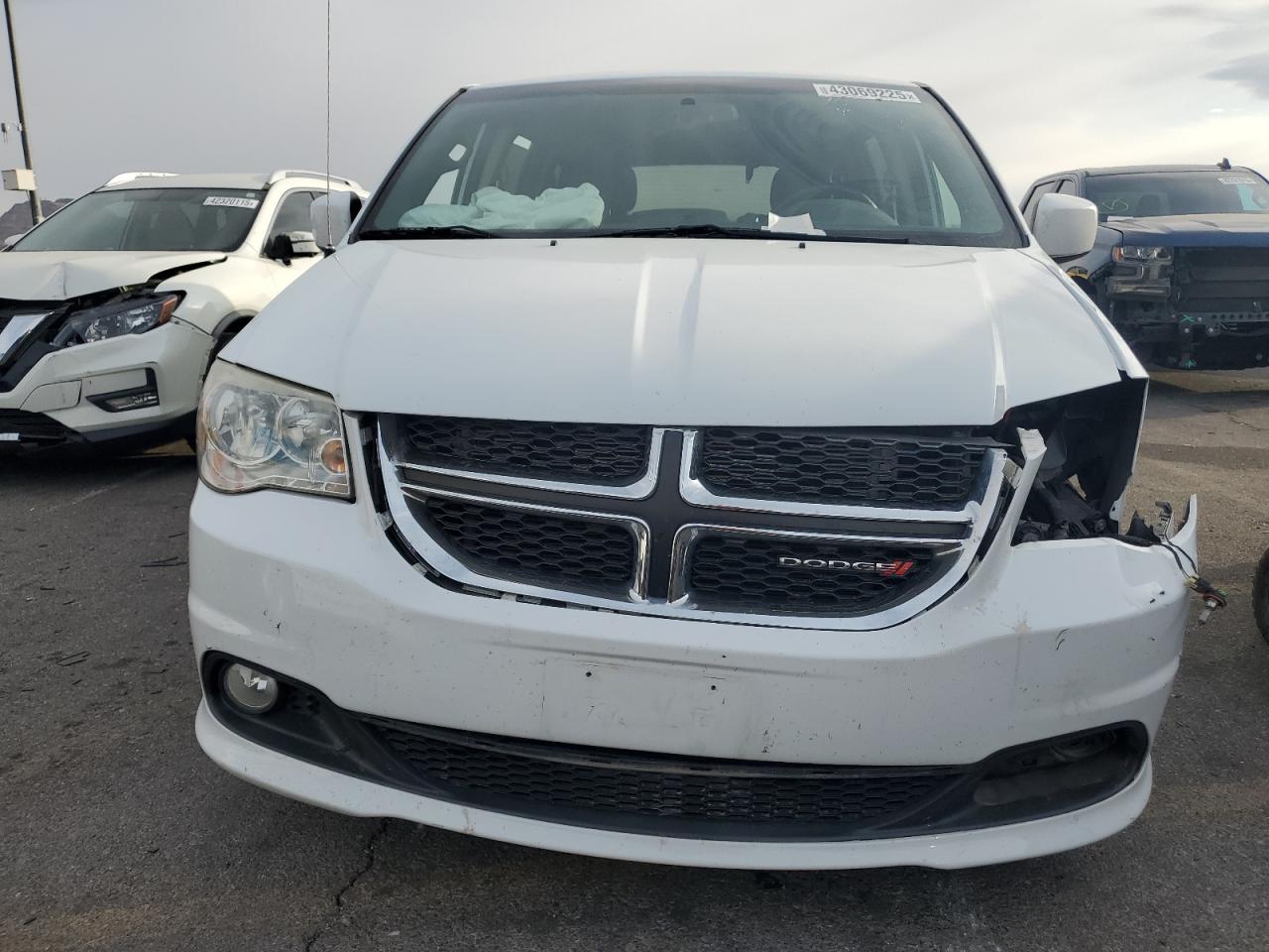 2017 Dodge Caravan - Image 5