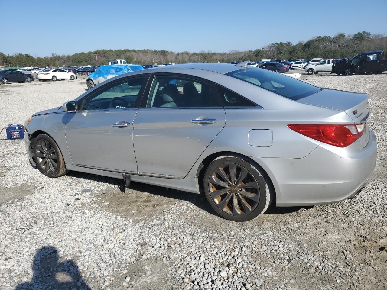 2011 Hyundai Sonata - Image 2