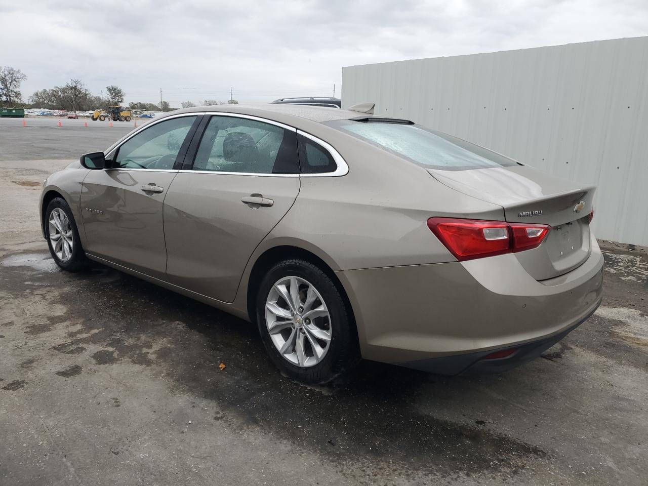 2023 Chevrolet Malibu - Image 2