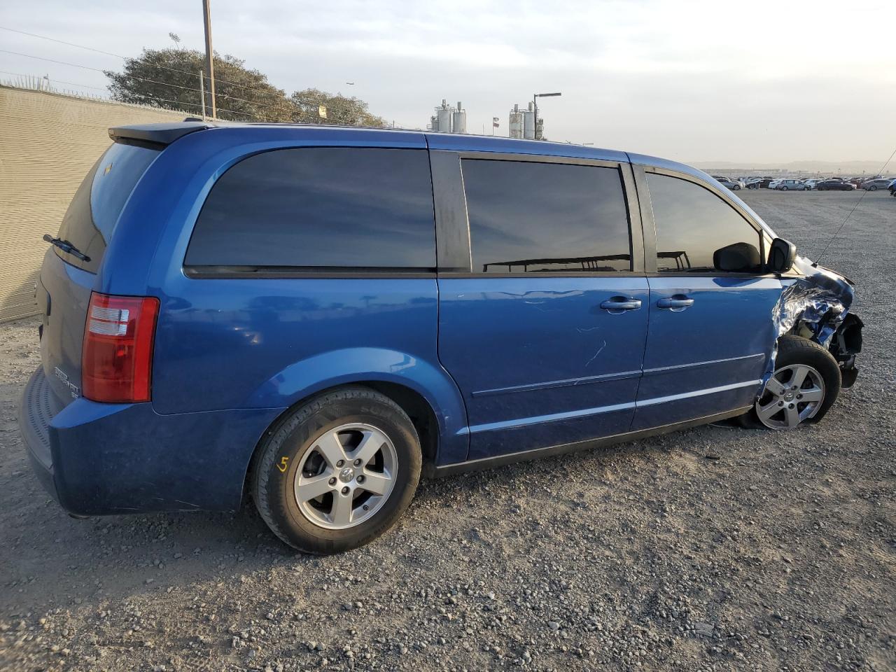 2010 Dodge Caravan - Image 3