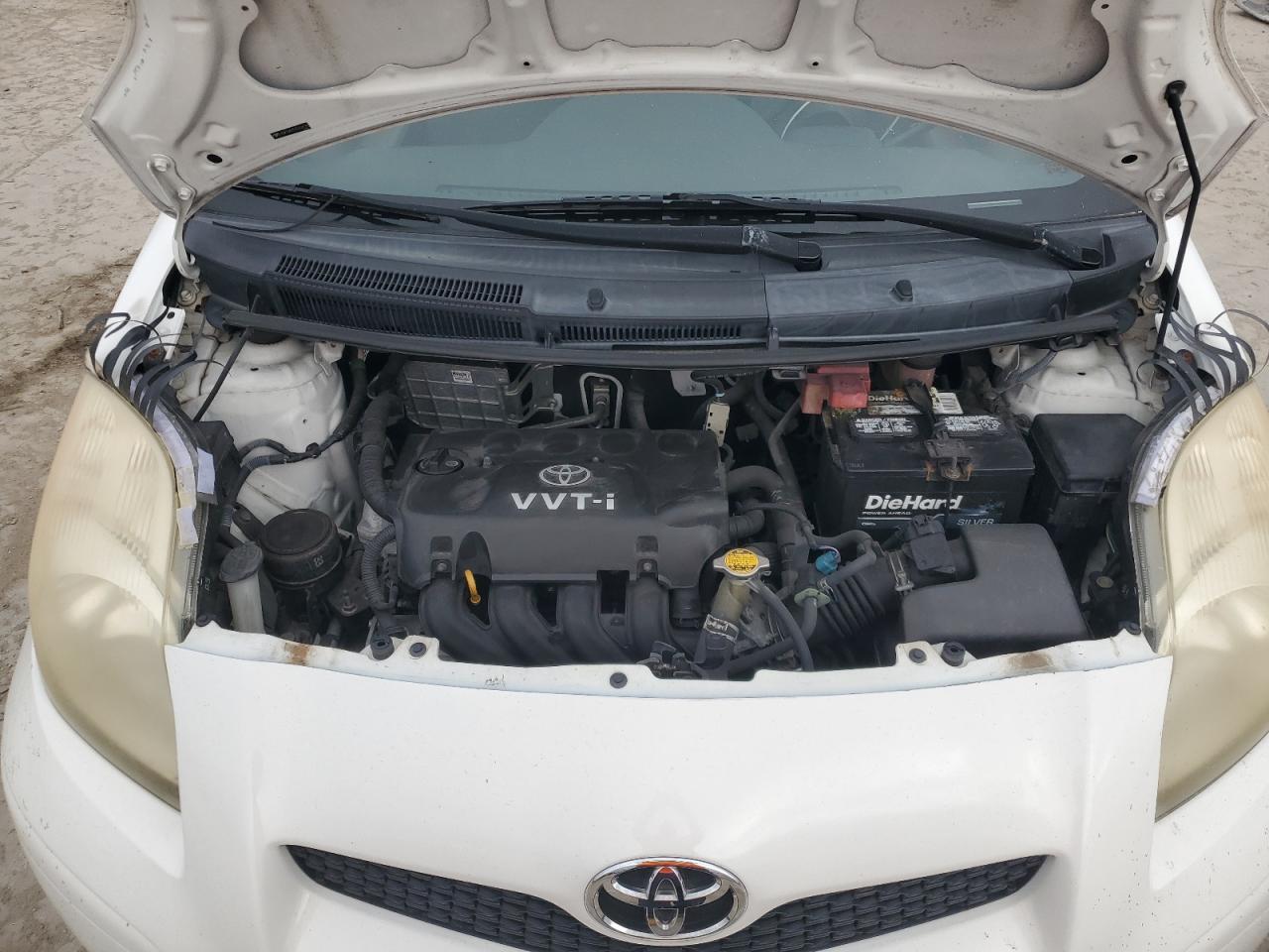 2010 Toyota Yaris - Image 11