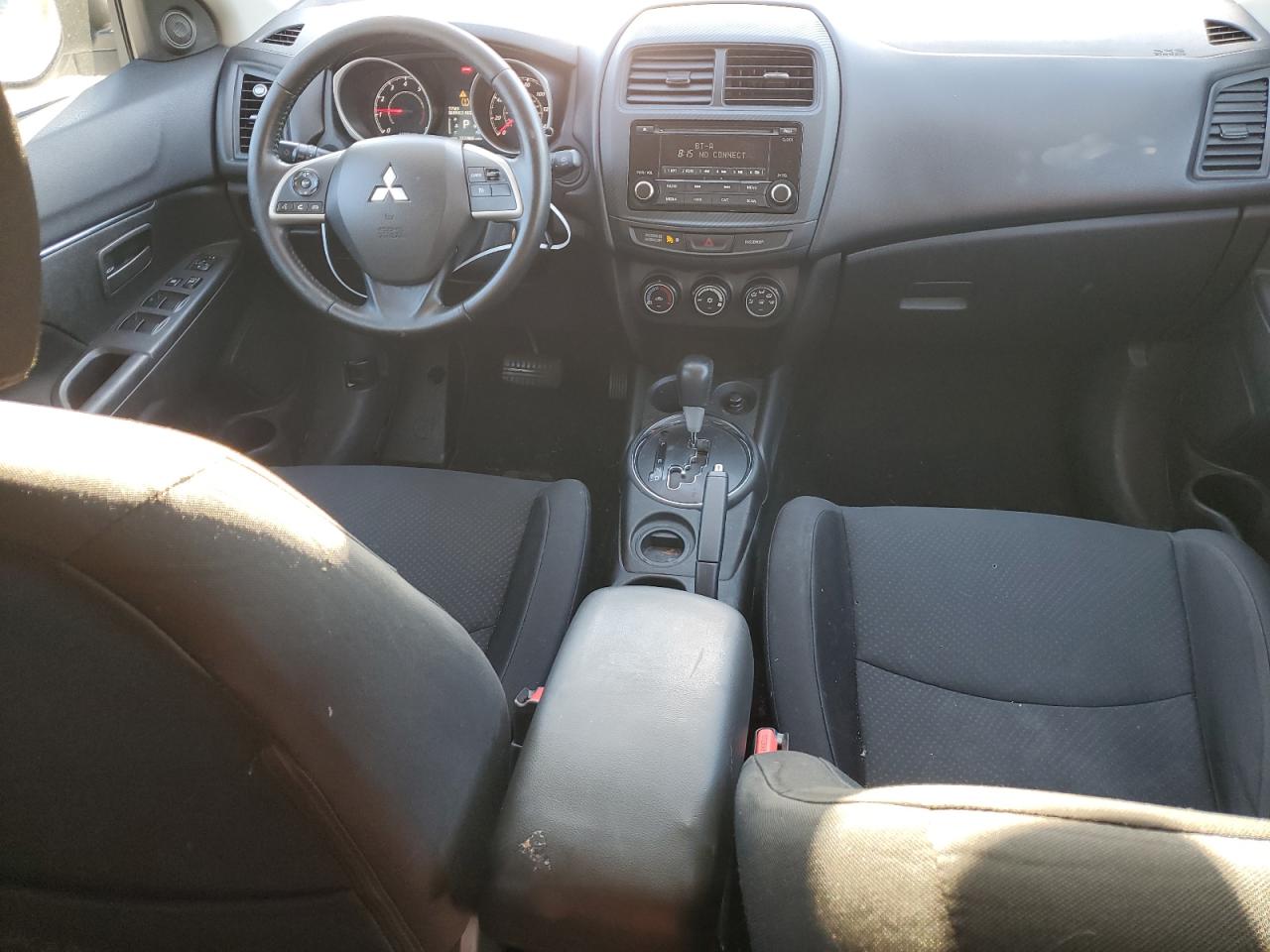 2015 Mitsubishi Outlander - Image 8