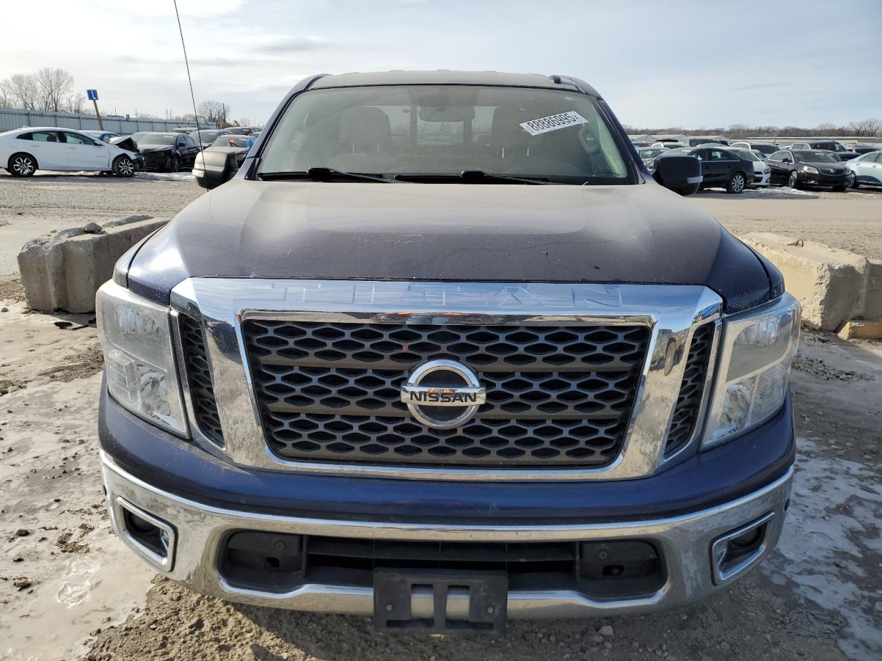 2017 Nissan Titan - Image 5