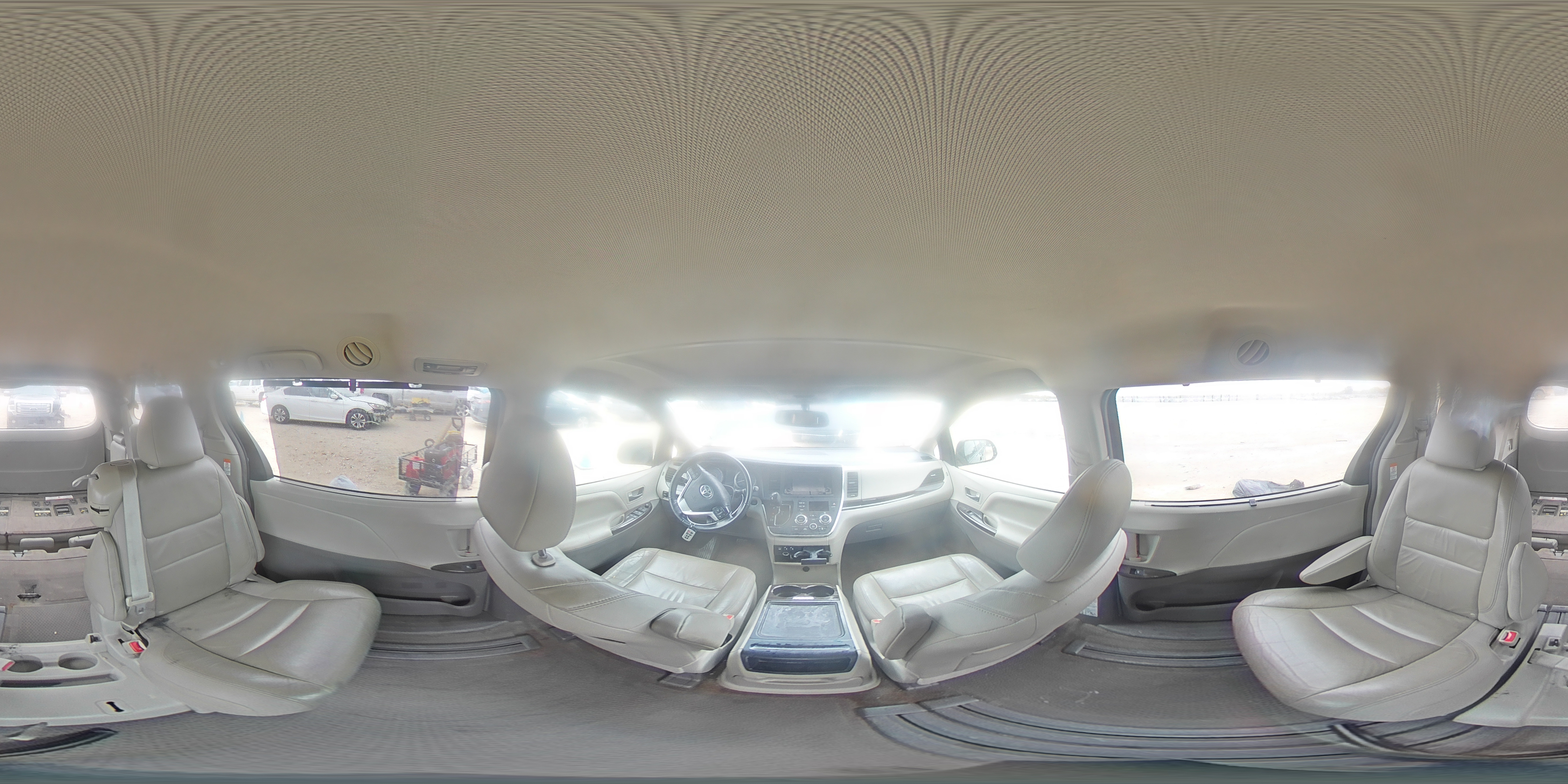 2015 Toyota Sienna - Image 13
