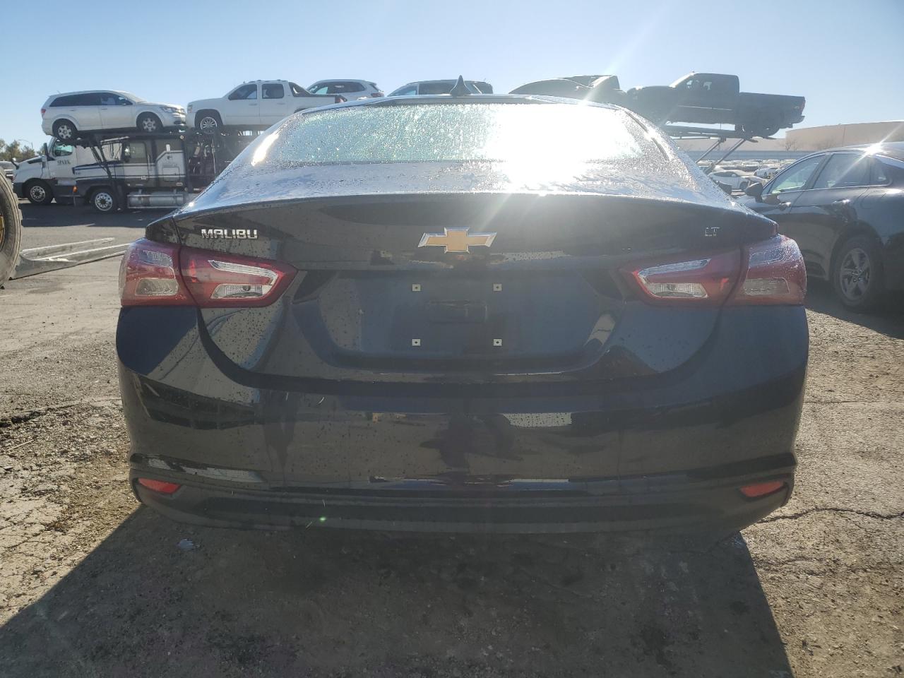 2022 Chevrolet Malibu - Image 6