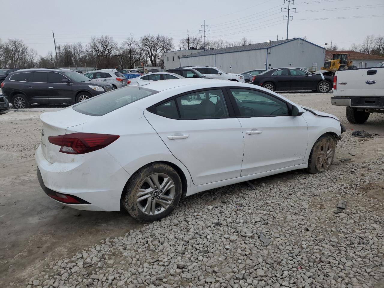 2019 Hyundai Elantra - Image 3