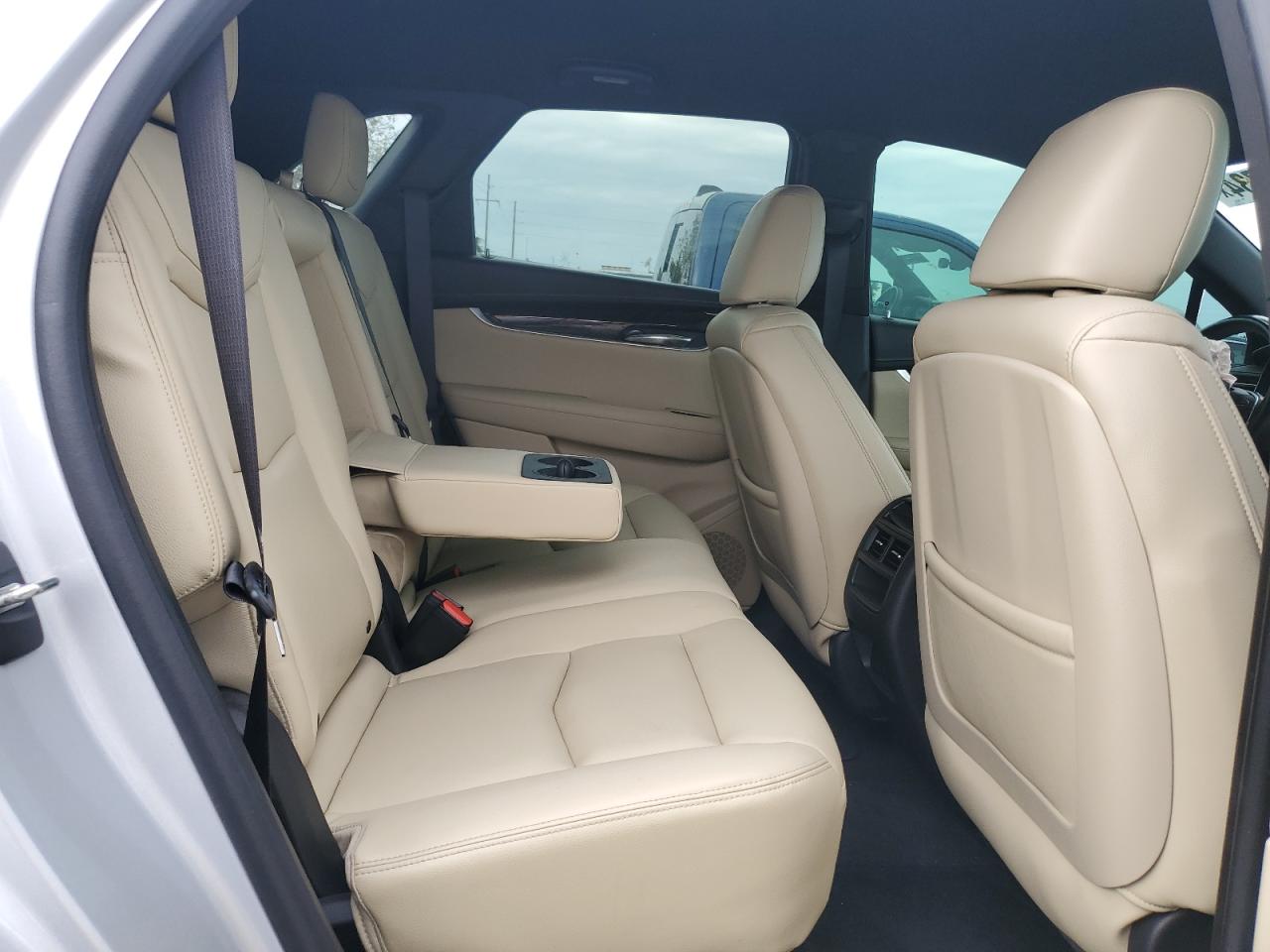 2017 Cadillac XT5 - Image 11