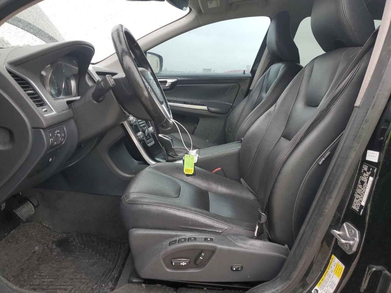 2016 Volvo XC60 - Image 7