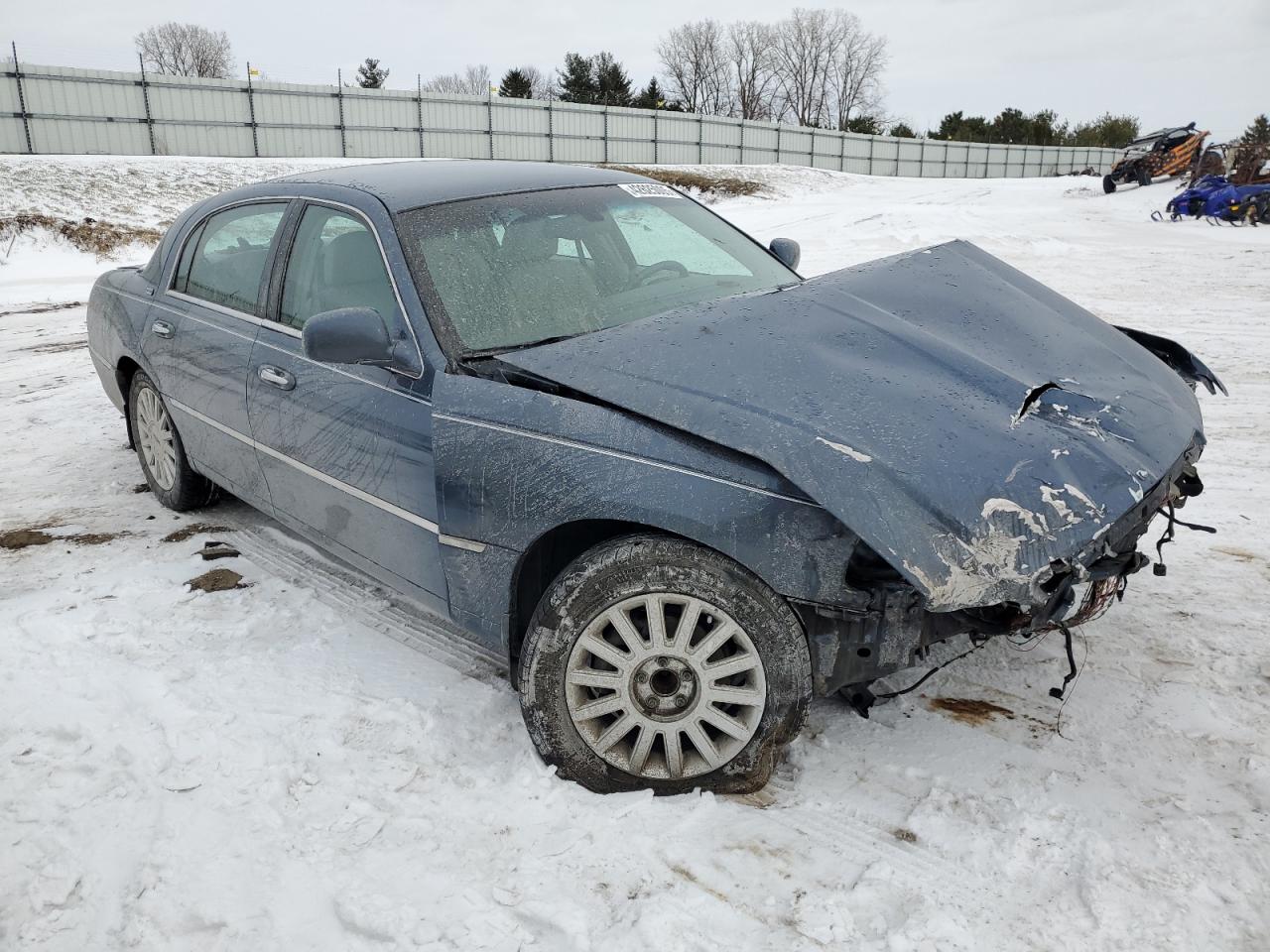 2005 Lincoln Town Car - Image 4