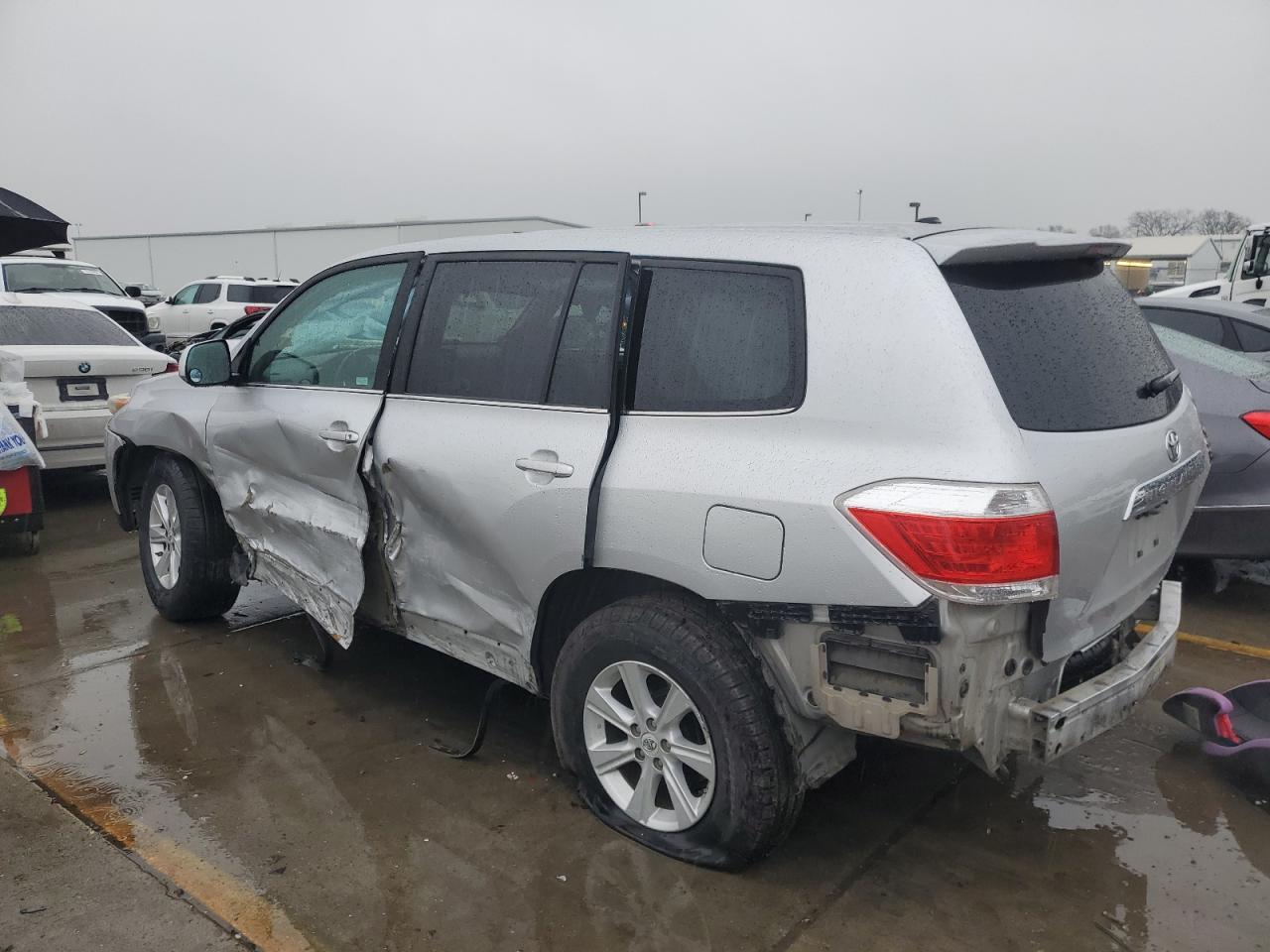 2011 Toyota Highlander - Image 2