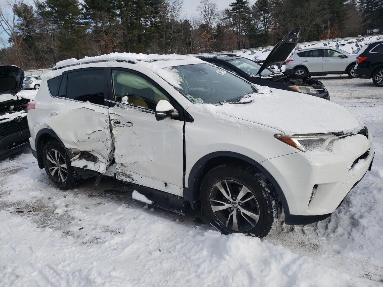 2017 Toyota RAV 4 - Image 4
