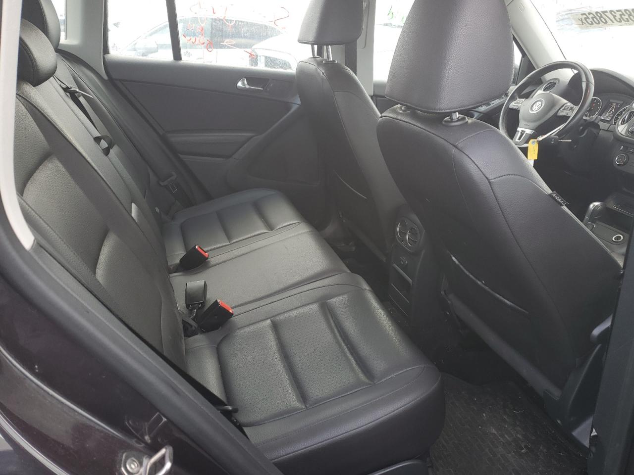 2016 Volkswagen Tiguan - Image 10