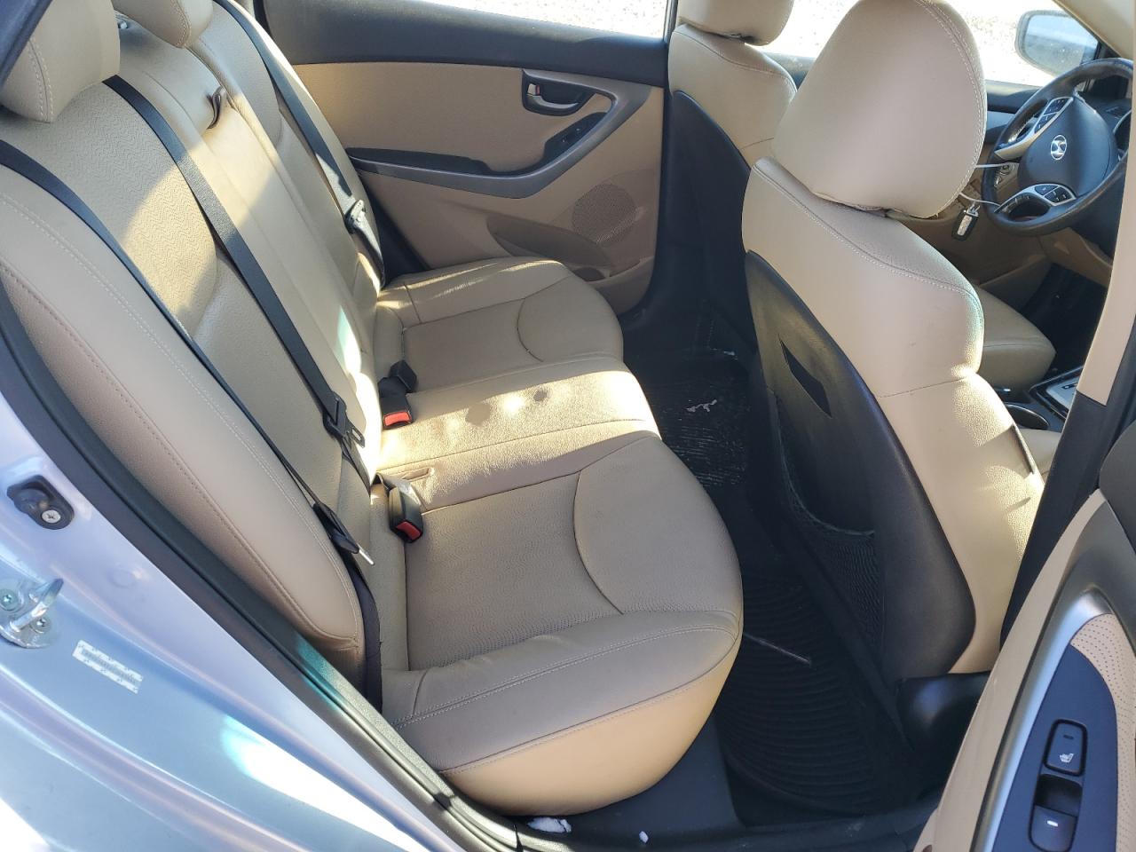 2012 Hyundai Elantra - Image 11