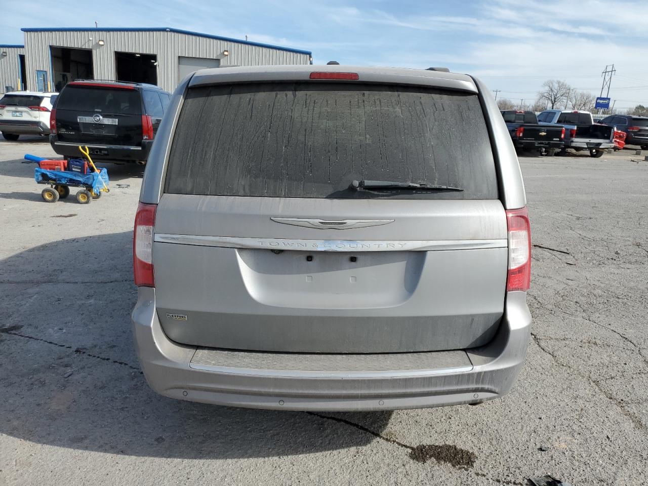 2014 Chrysler Town & Country - Image 6