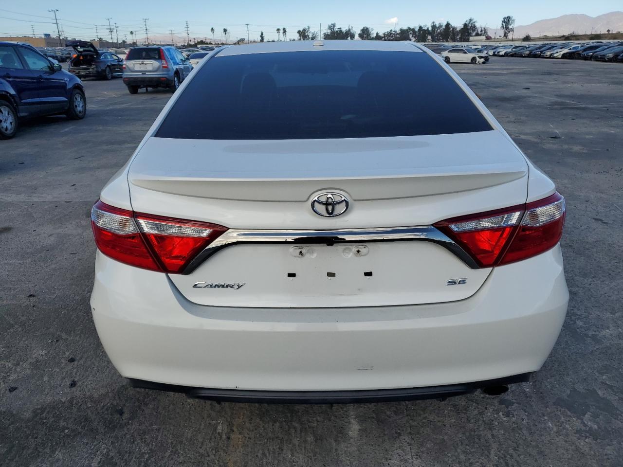 VIN 4T1BF1FK3GU209480 2016 TOYOTA CAMRY no.6