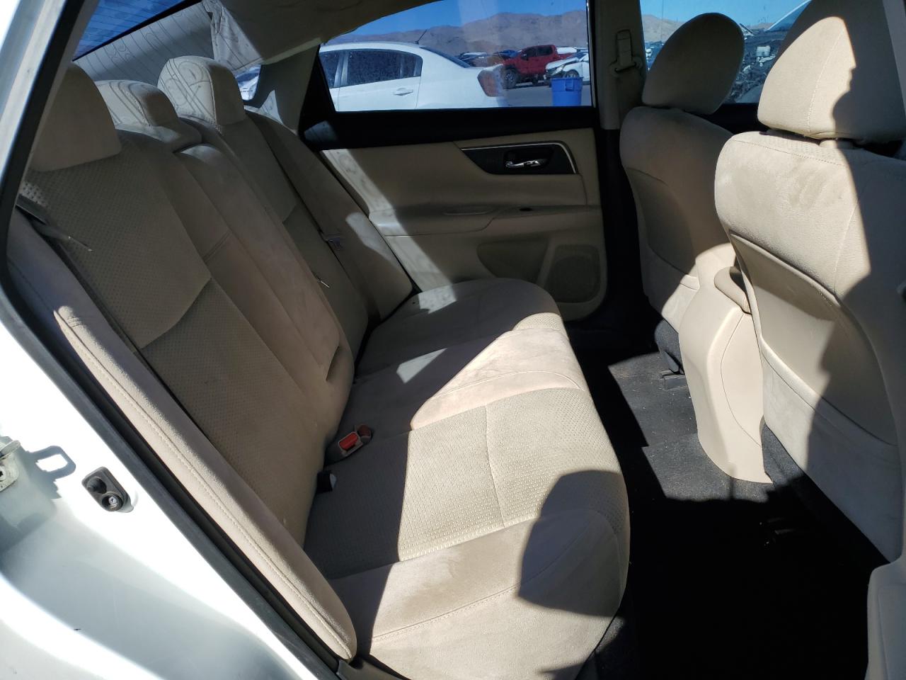 2015 Nissan Altima - Image 10