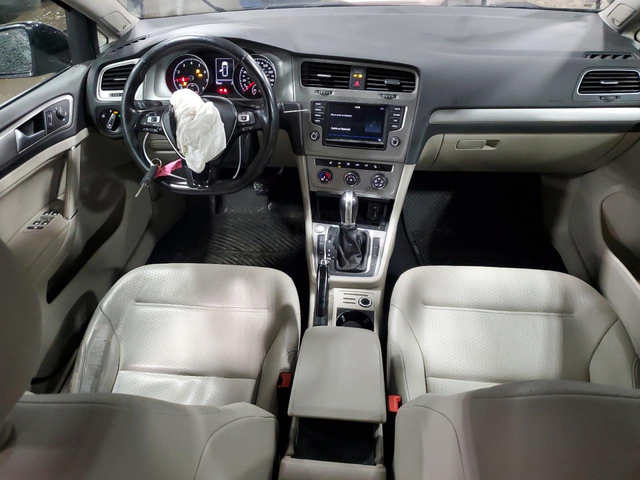 2017 Volkswagen Golf - Image 8