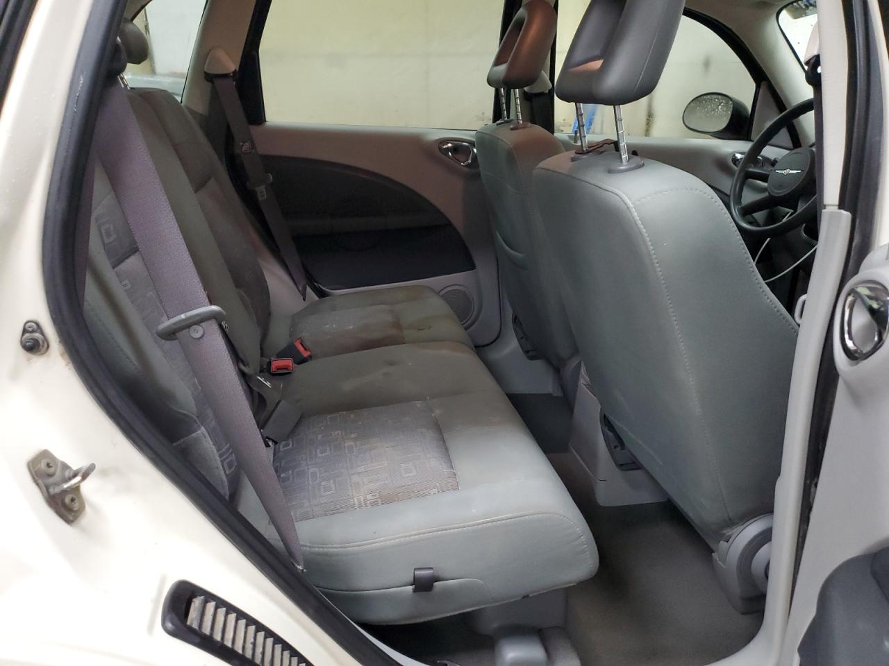 2006 Chrysler PT Cruiser - Image 11