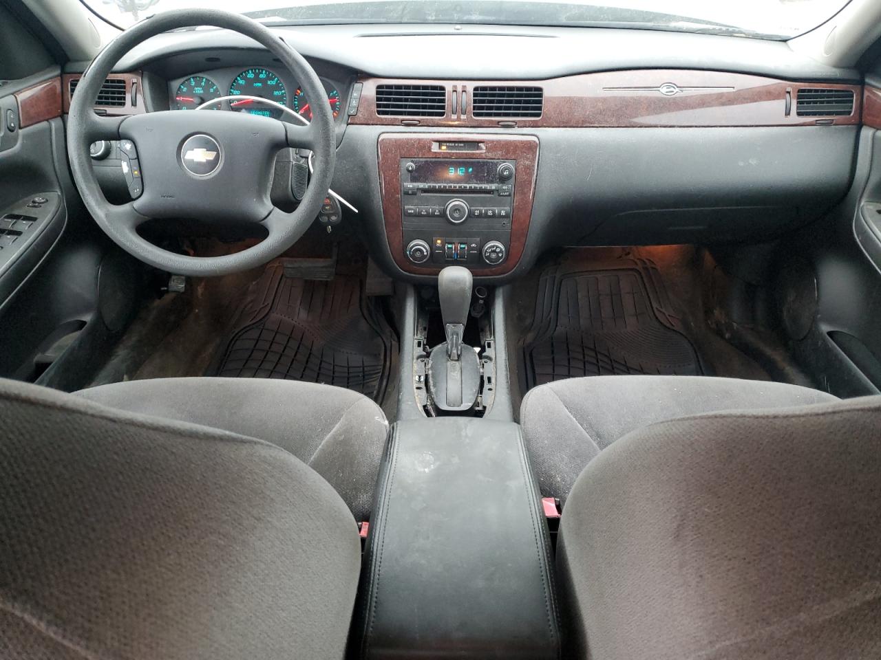 2010 Chevrolet Impala - Image 8