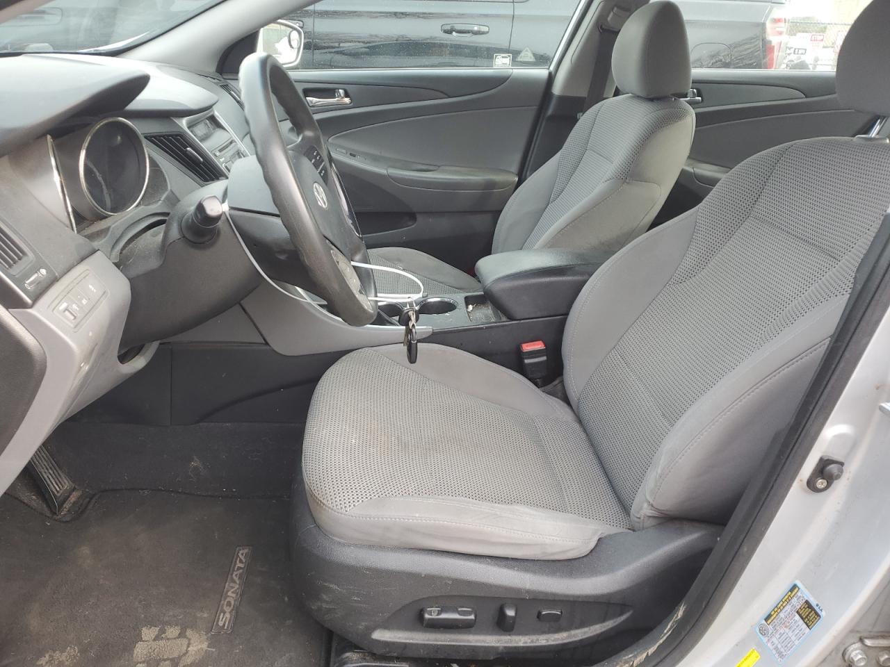 2011 Hyundai Sonata - Image 7
