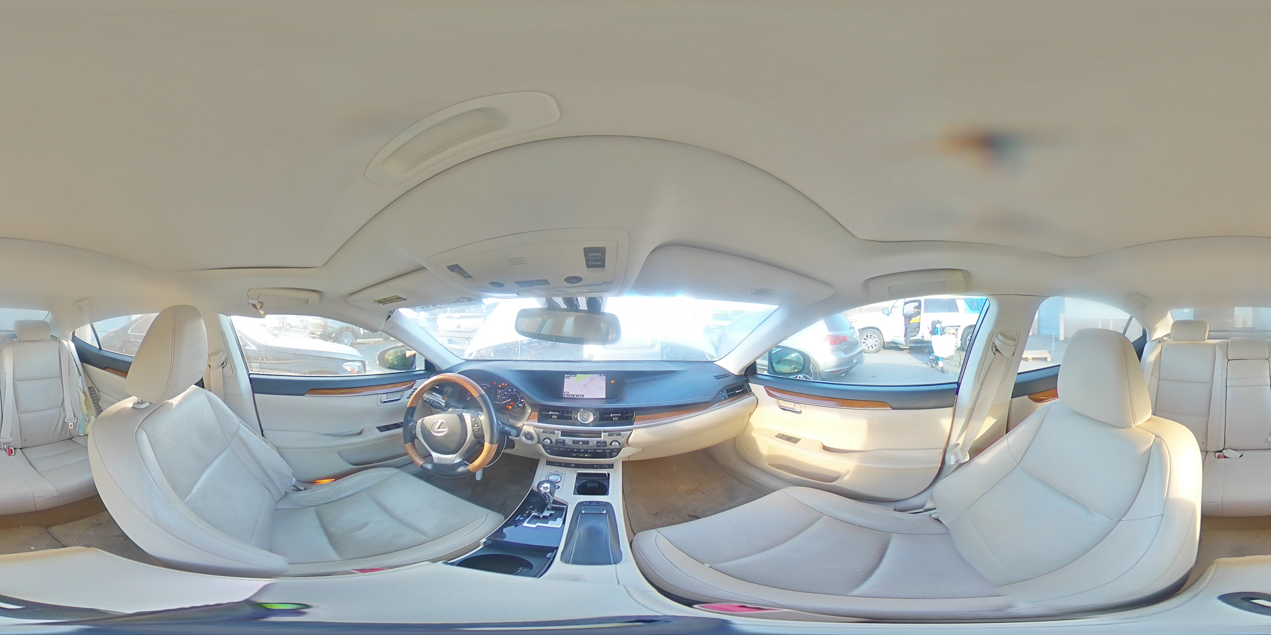2015 Lexus ES - Image 13