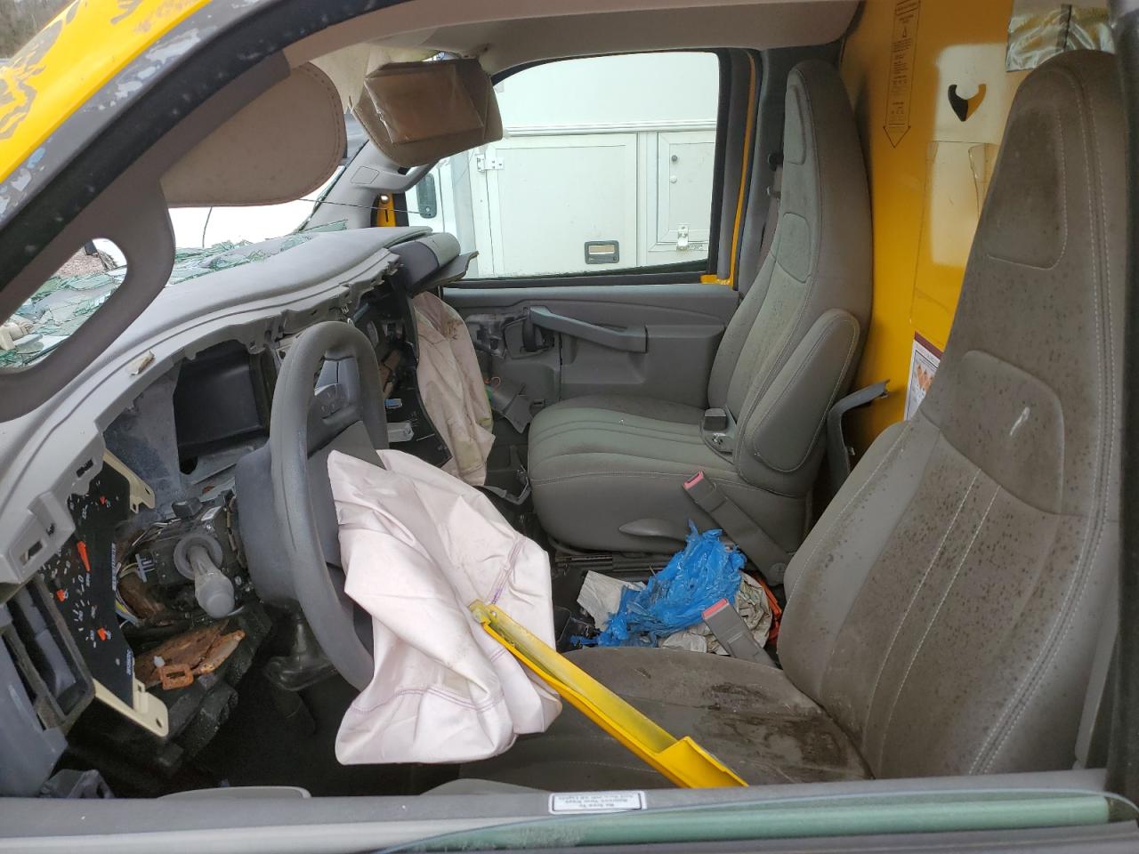 2018 GMC Savana - Image 7