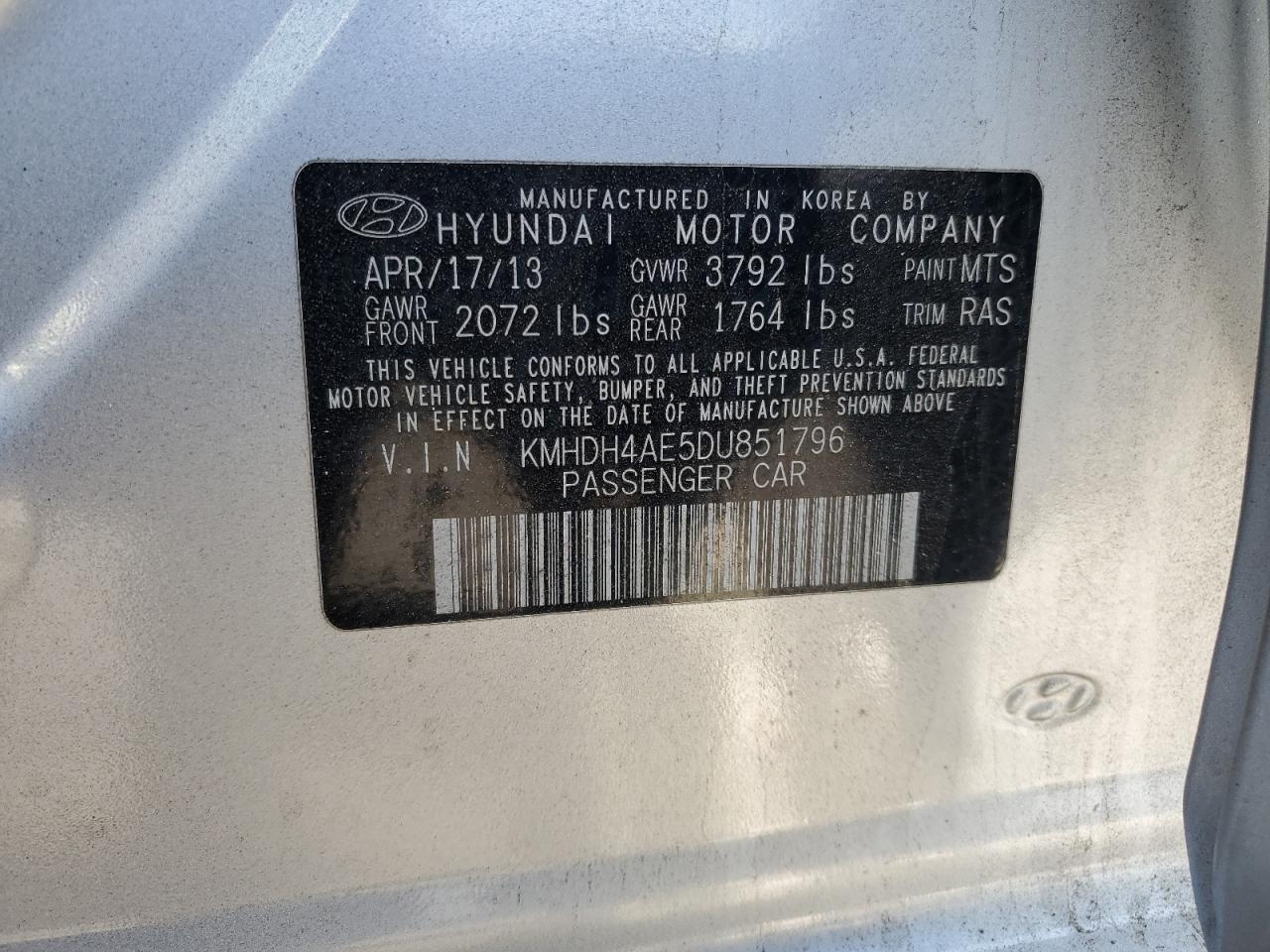2013 Hyundai Elantra - Image 14
