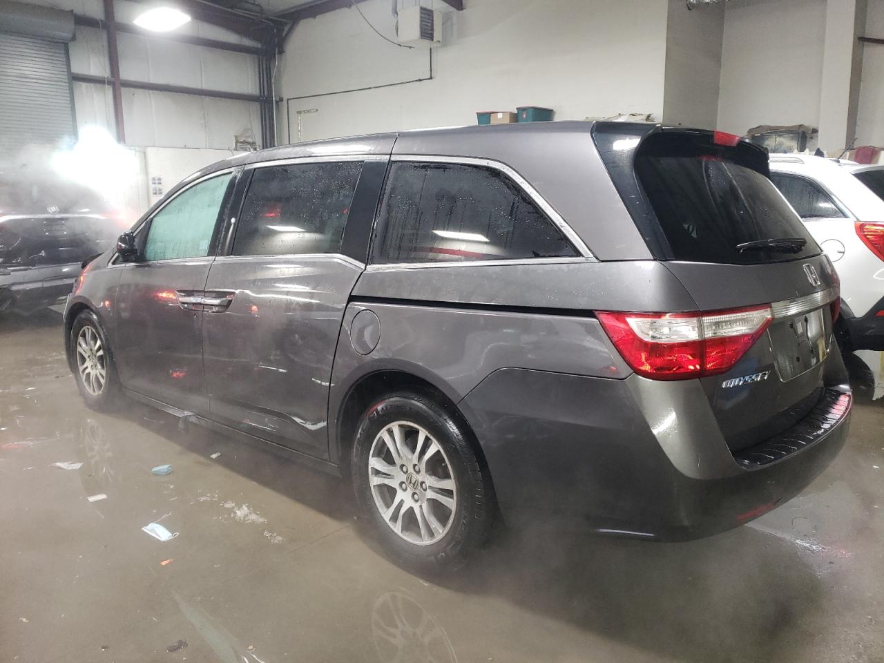 2012 Honda Odyssey - Image 2