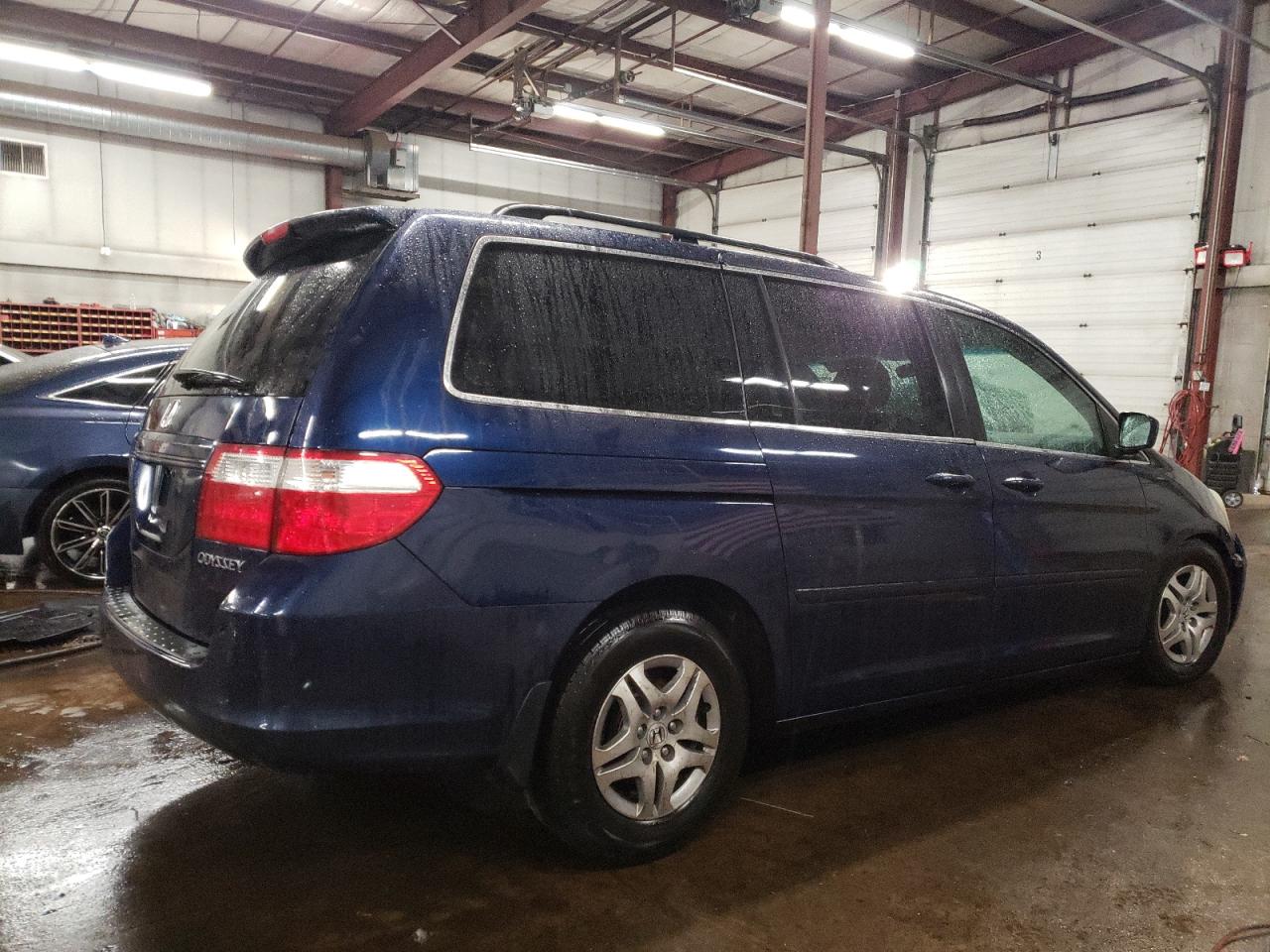 2005 Honda Odyssey - Image 3