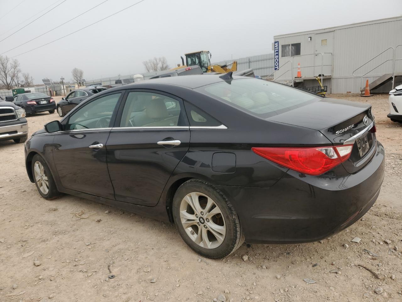 2011 Hyundai Sonata - Image 2