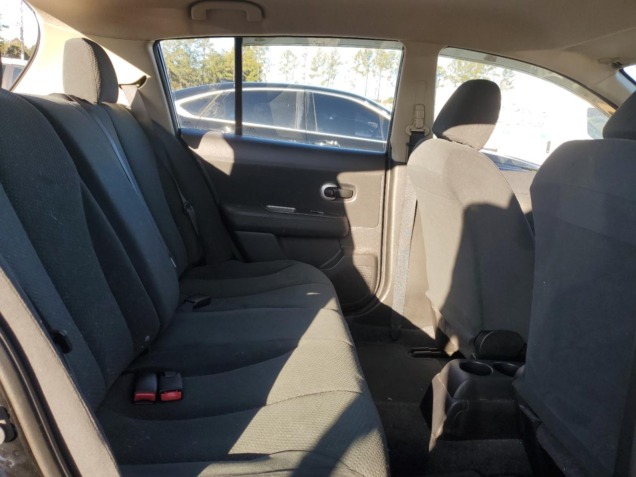 2012 Nissan Versa - Image 10