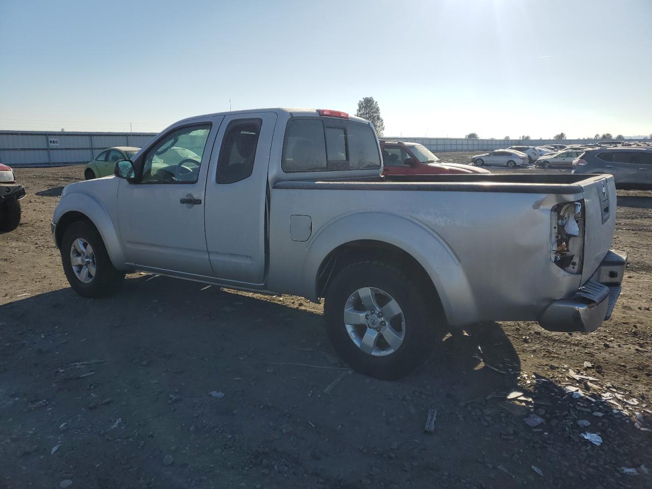 2011 Nissan Navara (Frontier) - Image 2
