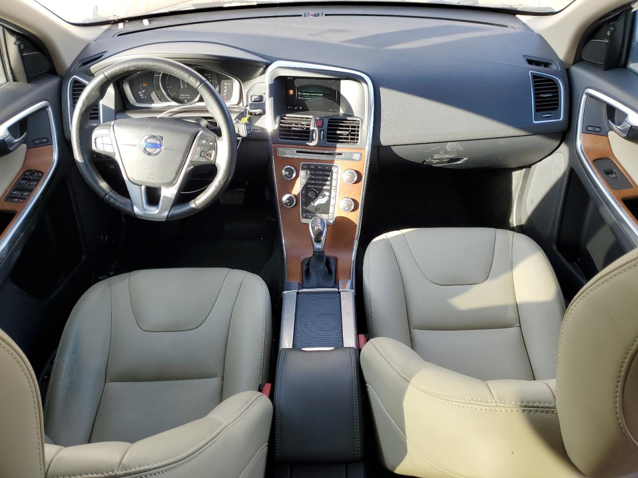2017 Volvo XC60 - Image 8