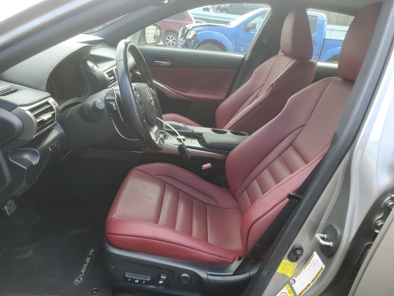 2016 Lexus IS - Image 7