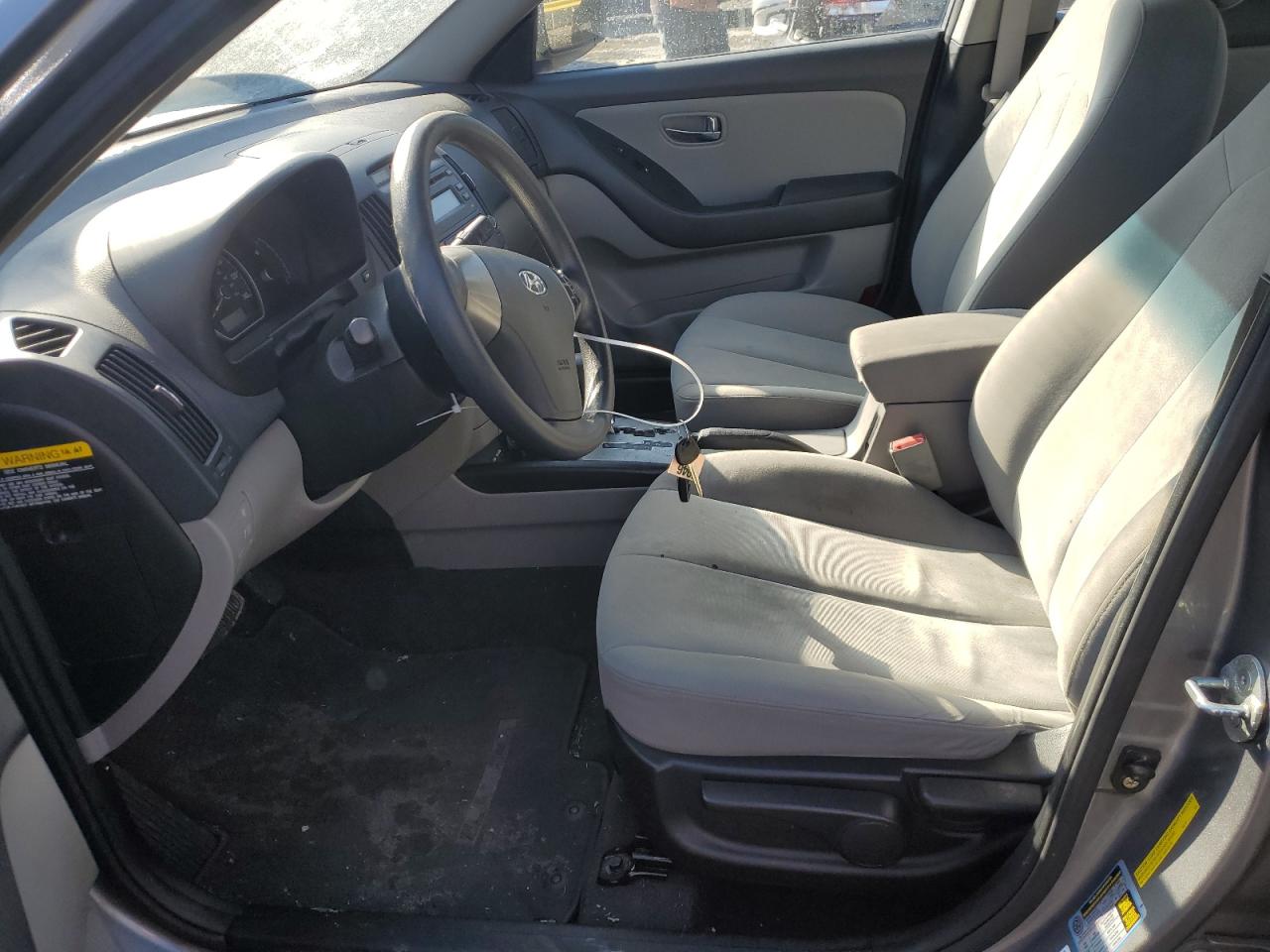 2010 Hyundai Elantra - Image 7