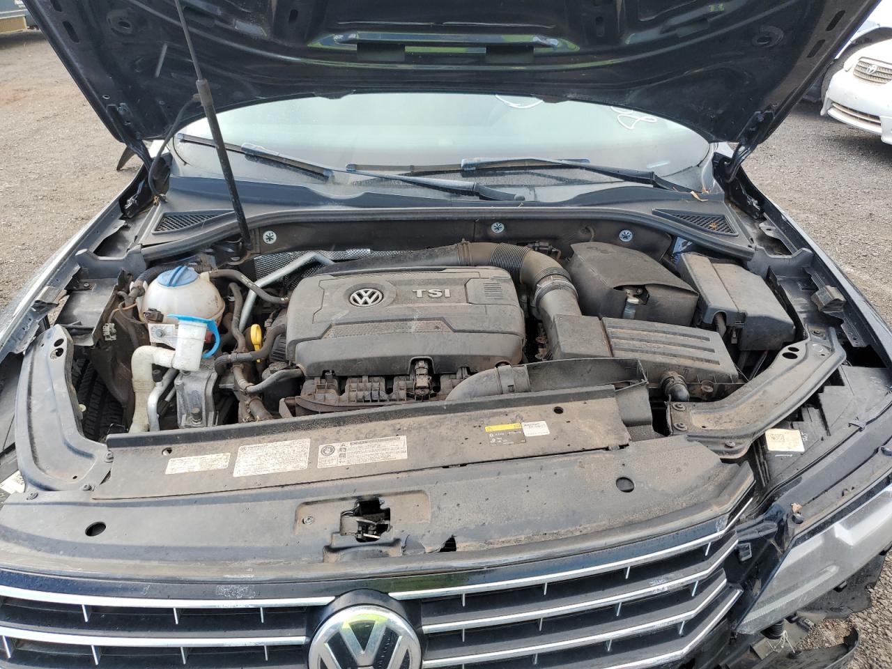 2017 Volkswagen Passat - Image 11