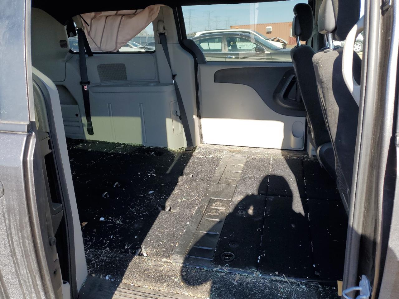 2016 Dodge Caravan - Image 12
