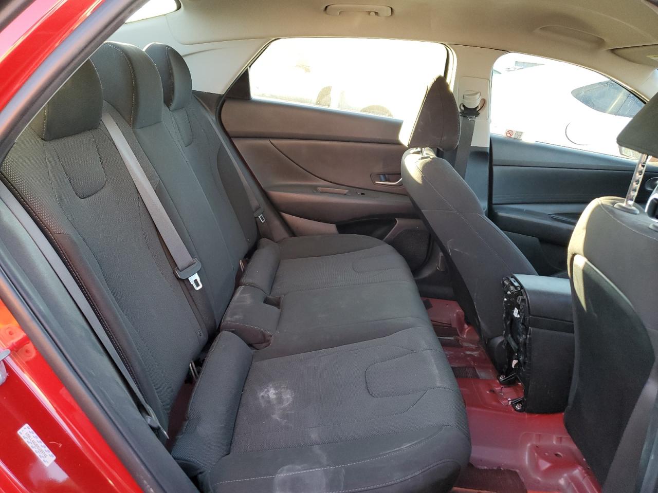 2021 Hyundai Elantra - Image 10