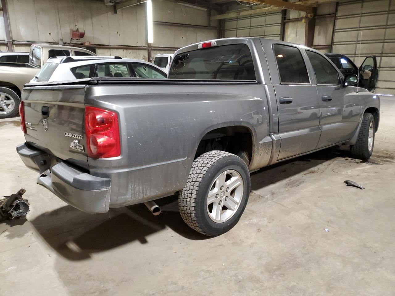 2011 Dodge Dakota - Image 3