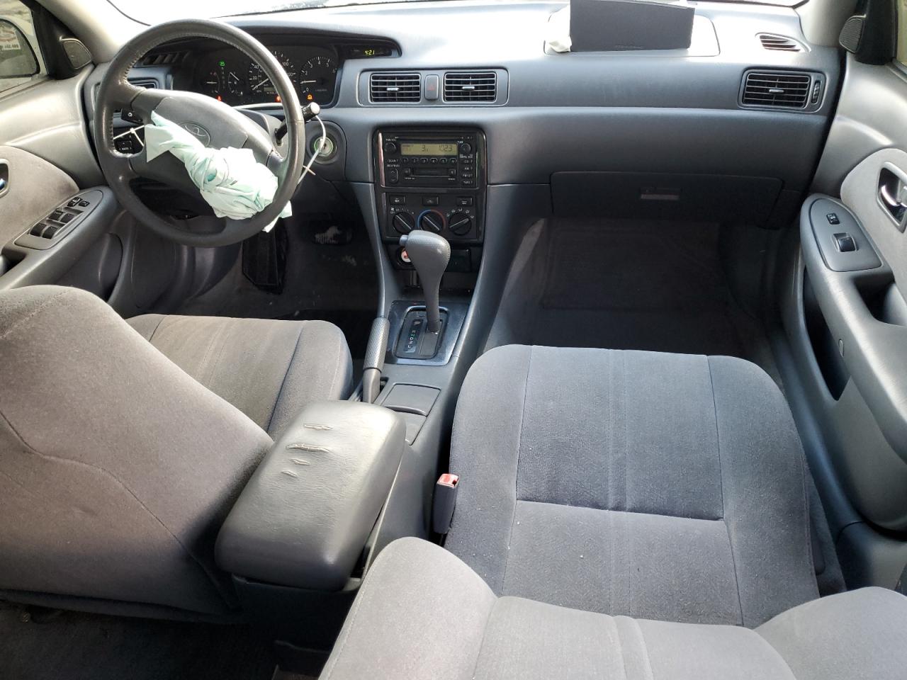 2001 Toyota Camry - Image 8