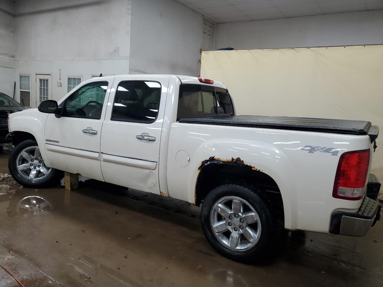 2012 GMC Sierra - Image 2