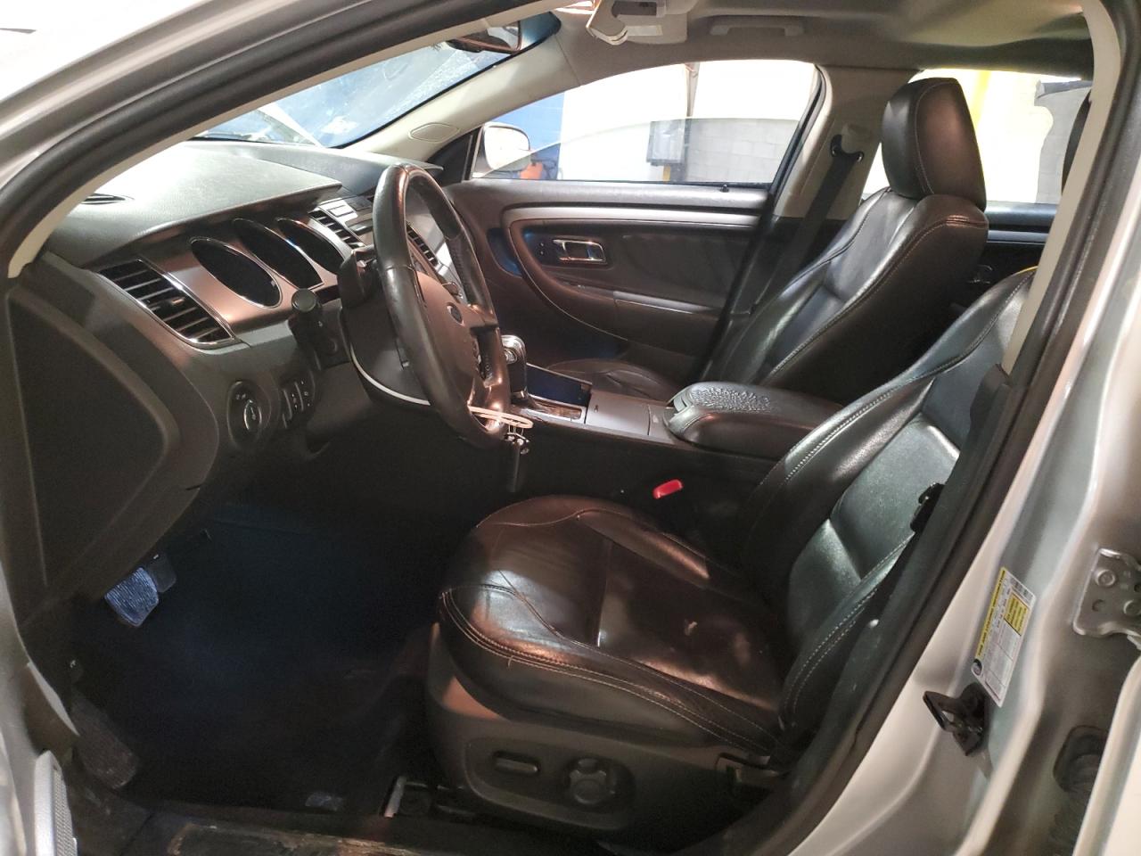 2010 Ford Taurus - Image 7