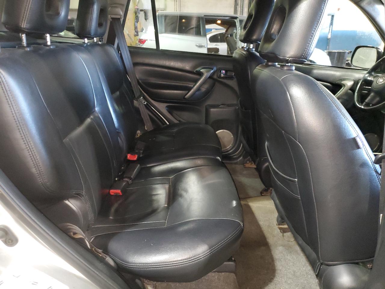 2005 Toyota RAV 4 - Image 11