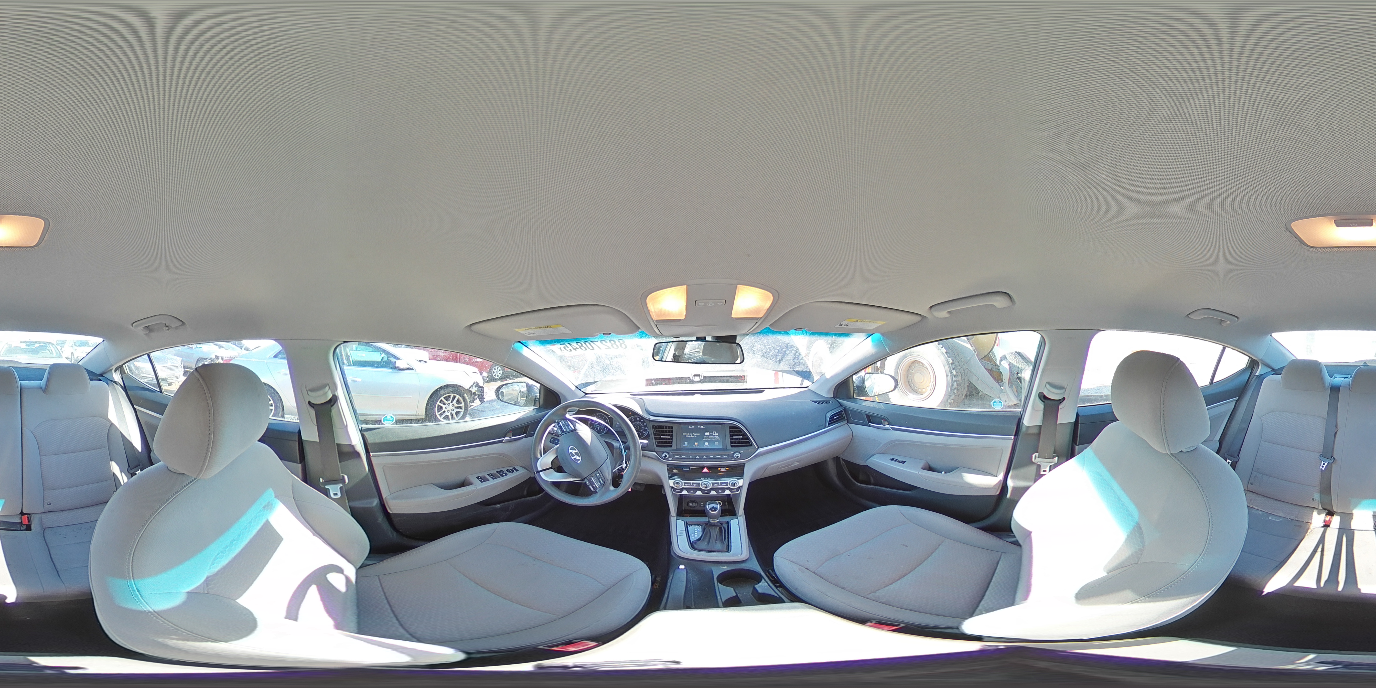 2020 Hyundai Elantra - Image 14
